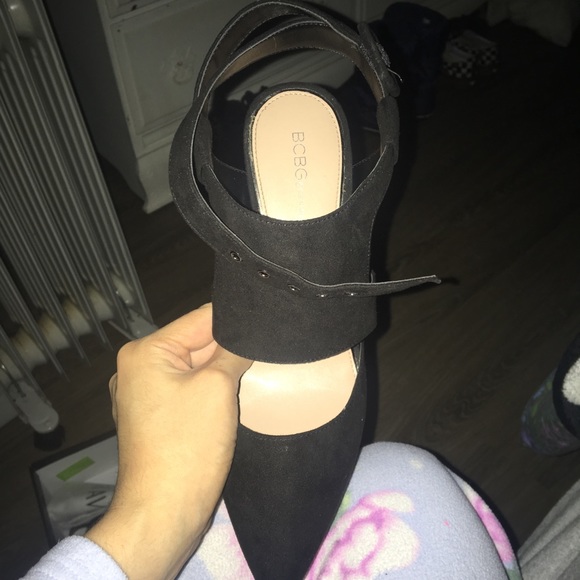 BCBG heels - Picture 2 of 2